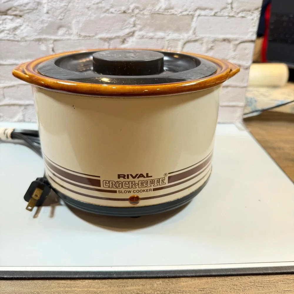 Rival Crock-Ette Slow Cooker 1 Quart Beige Brown Model 3205 Vintage 70s Works